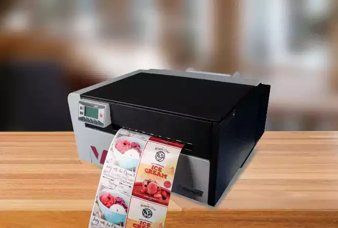 Impresora VIPColor modelo VP600 imprimiendo etiquetas adhesivas 